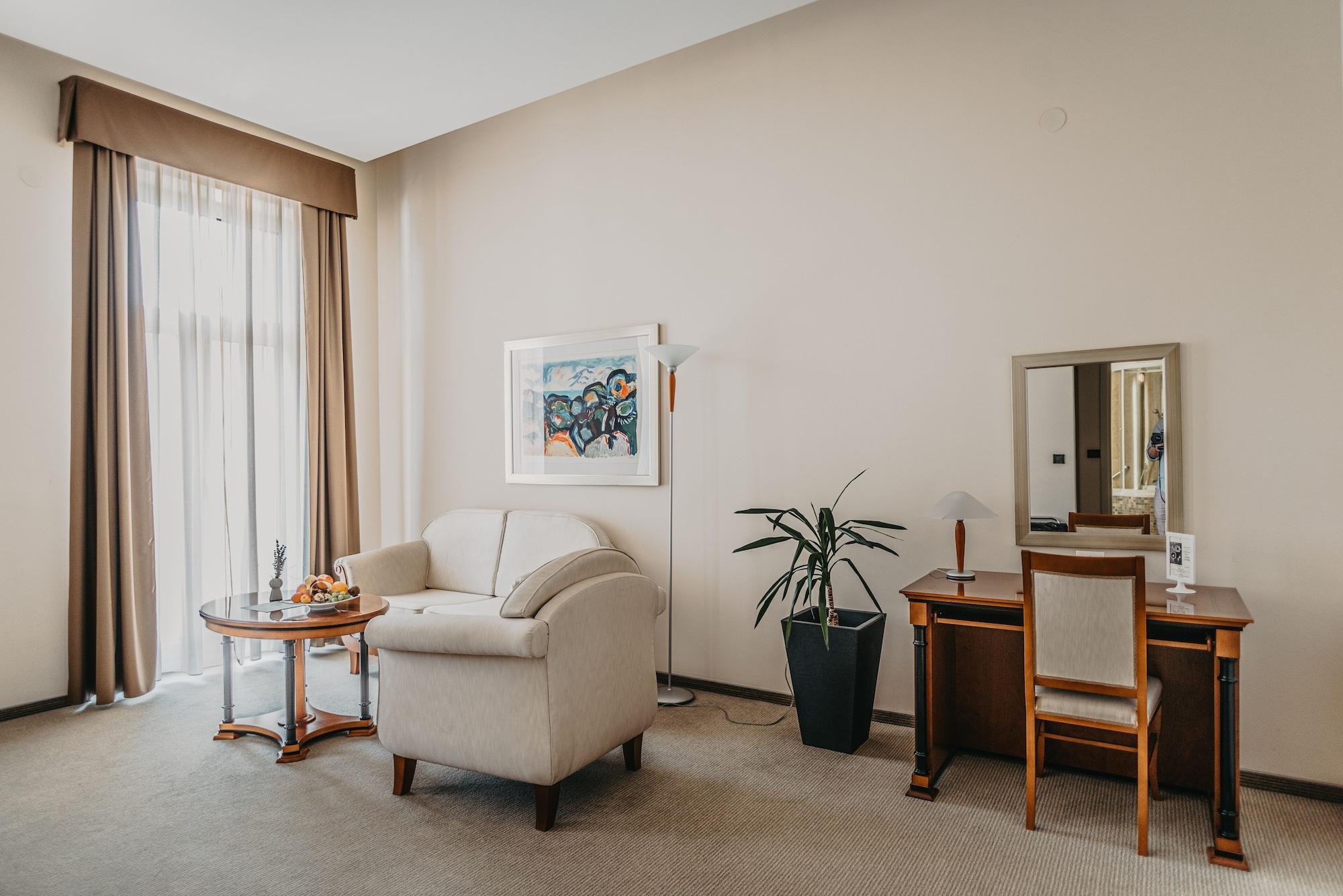Eugenia Hotel 4*