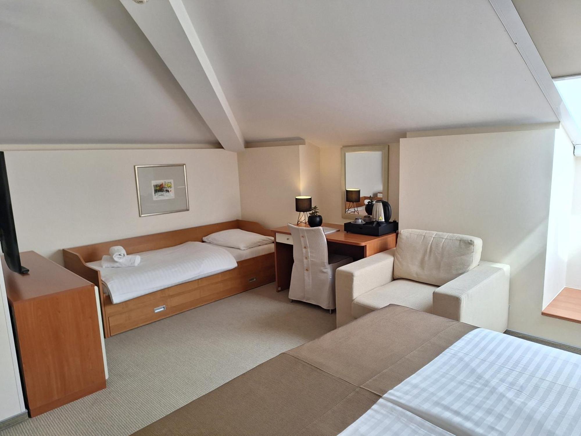 Eugenia Hotel 4*